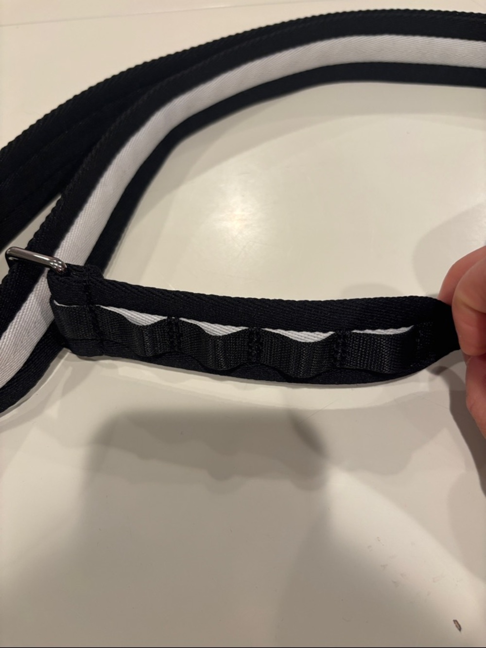 Lululemon Everywhere Crossbody Bag Black / White - Picture 4 of 5
